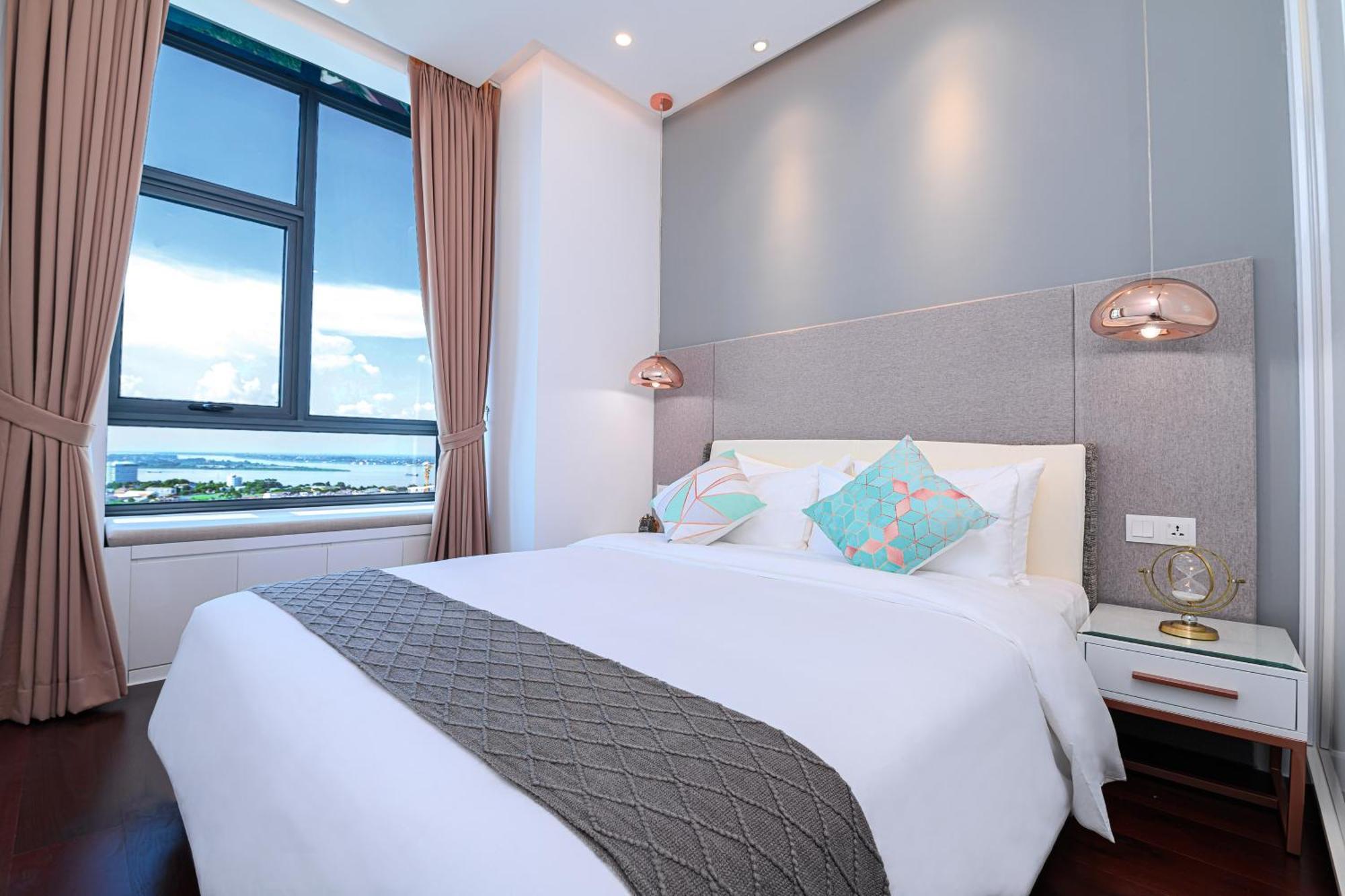 The Peninsula Phnom Penh Hotel Екстериор снимка