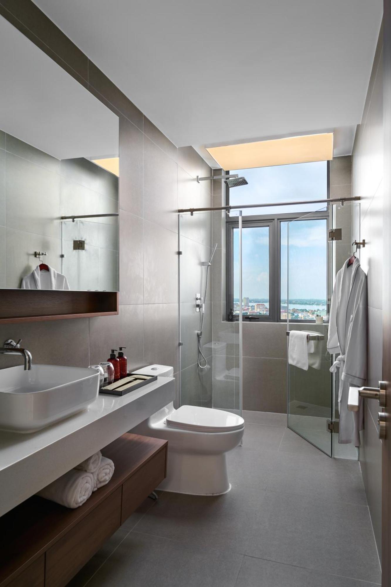 The Peninsula Phnom Penh Hotel Екстериор снимка